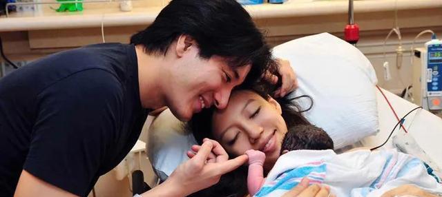 黄渤|黄渤被拍到和美女在酒吧狂欢，深夜同回酒店，好男人形象崩塌