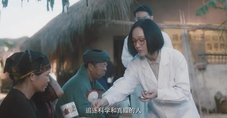 周迅|女明星换9个男友离1次婚，被爆恋上小13岁奶狗，凭什么没人骂？