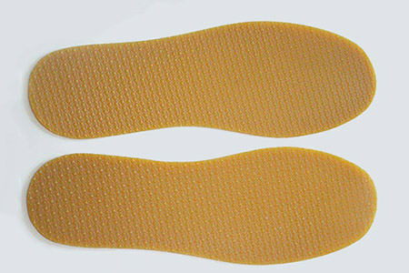 为何生产橡胶鞋底时会发生喷霜问现象?