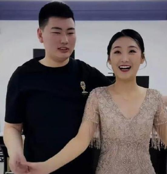 朱单伟|朱单伟透露考驾照进展，说话磕磕巴巴，网友：听了好几遍也没听清