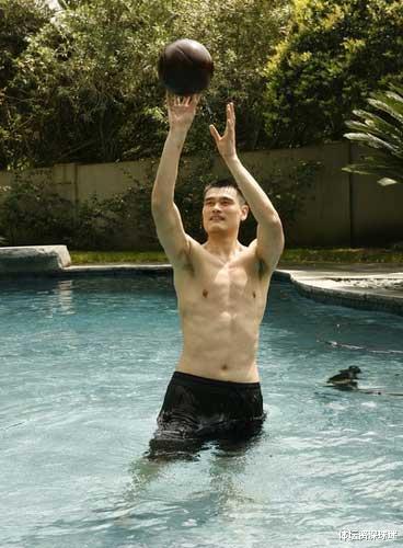 斯蒂芬·库里|库里、姚明、奥尼尔、格里芬、霍华德，诠释普通人为何打不了NBA