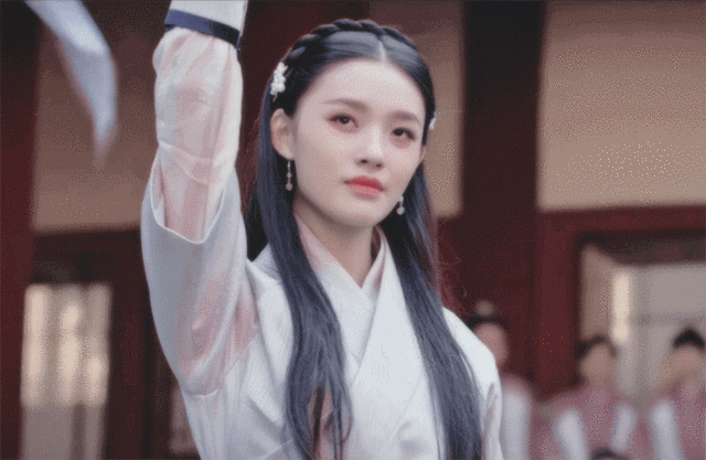 刘亦菲|刘亦菲新戏路透，再现古装颜值“天花板”，柳岩“秀身材”出演