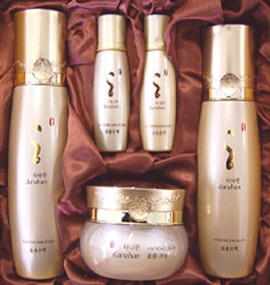 长寿与衰老 什么精华液补水效果好 补水保湿精华液推荐