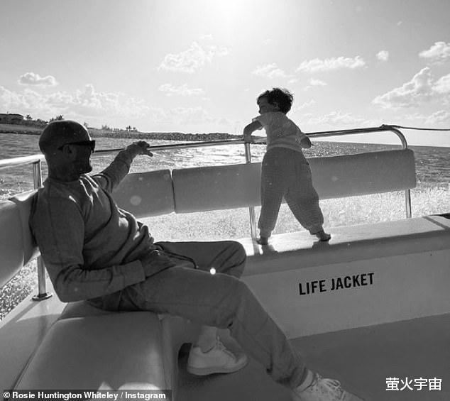 董明珠|54岁“硬汉”杰森·斯坦森喜迎二胎，孕妻前维密天使，夸他地表最强