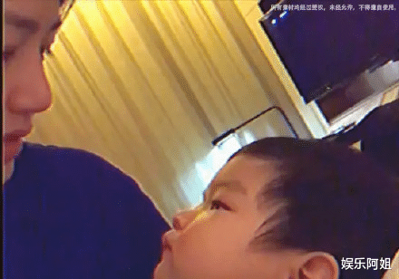 陈妍希|陈妍希儿子正面照曝光，眉眼像陈晓，嘴巴鼻子随母亲，小烟嗓绝了