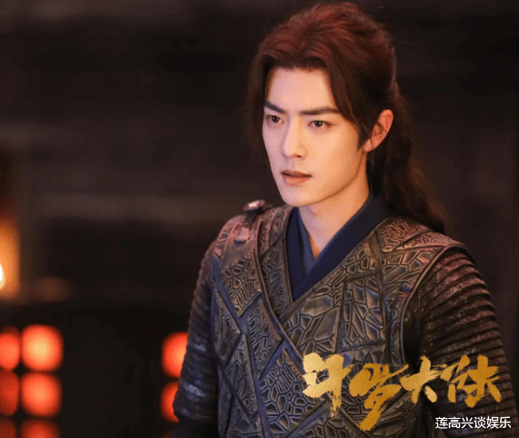 景甜|《司藤》剧组有多穷？配角全靠现场抓人，景甜饰品坏了继续戴