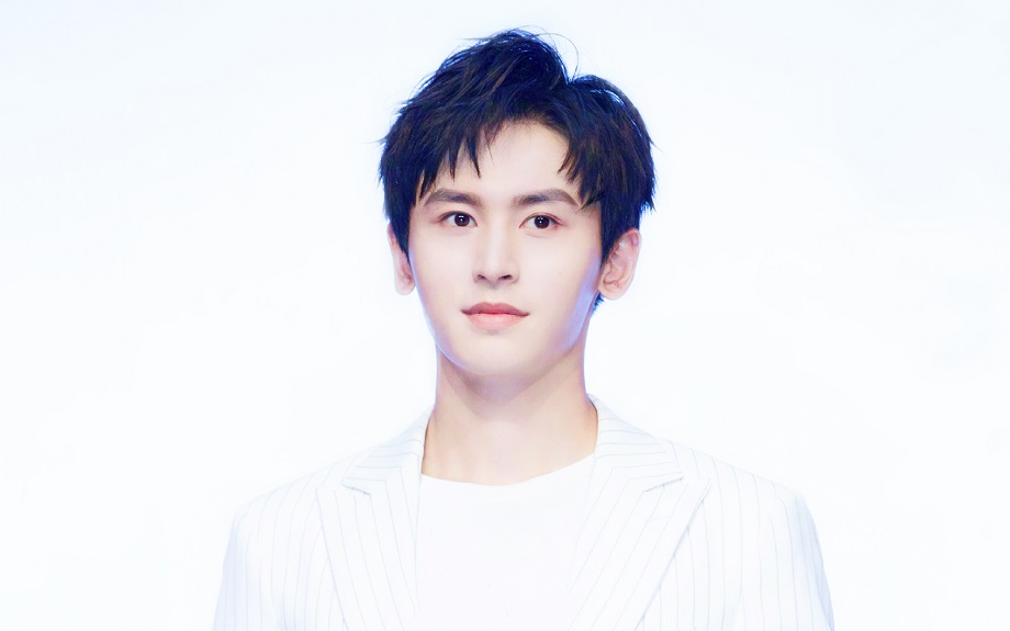 董子健|小八卦：张哲瀚、郑爽、蒲巴甲、刘诗诗、吴倩、吴宣仪、宋妍霏、牛奶、董子健、夏梦