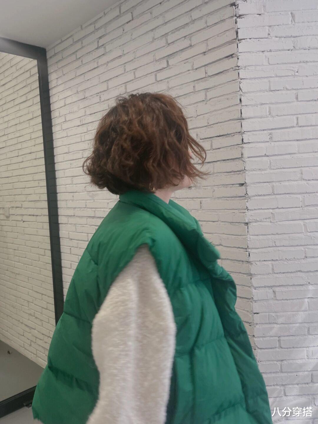 八分穿搭 早冬适合穿“羽绒马甲”，为你介绍4个实用款式，时髦保暖又百搭