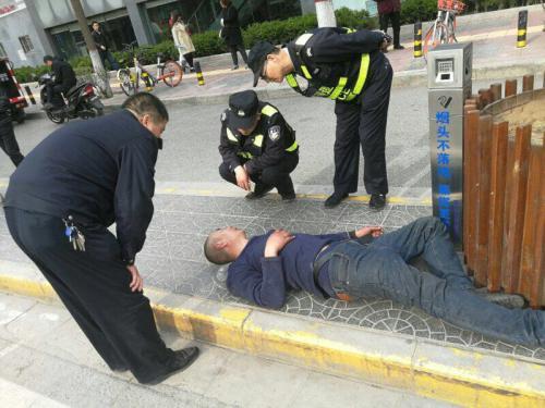 我女朋友被调戏,我去阻止还被打,民警说不好处理,对方是副局长