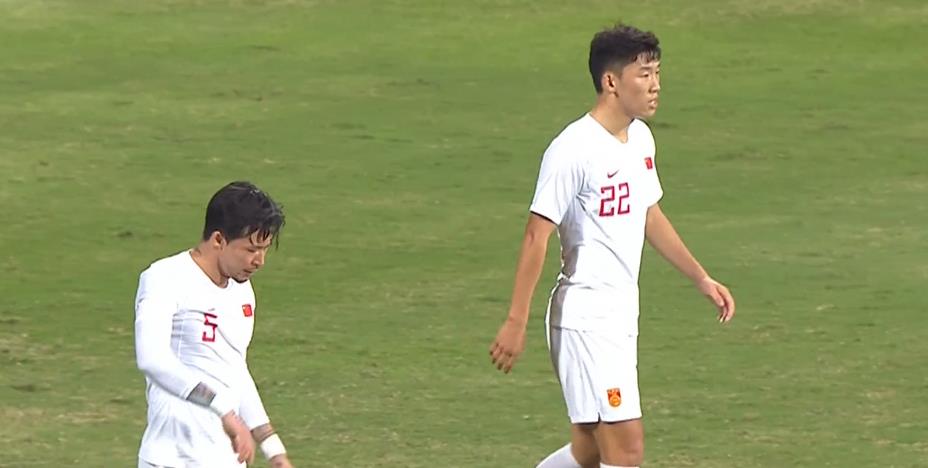 可馨育娃|踢7场比赛征服李铁！21岁里皮爱将还是香饽饽，国足给他留位！