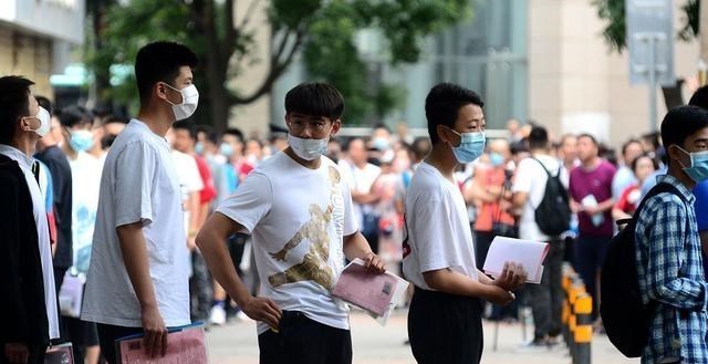 爱红烧肉|中考志愿填报出错：无缘重点高中不说，每年还要多掏五六万！泪奔