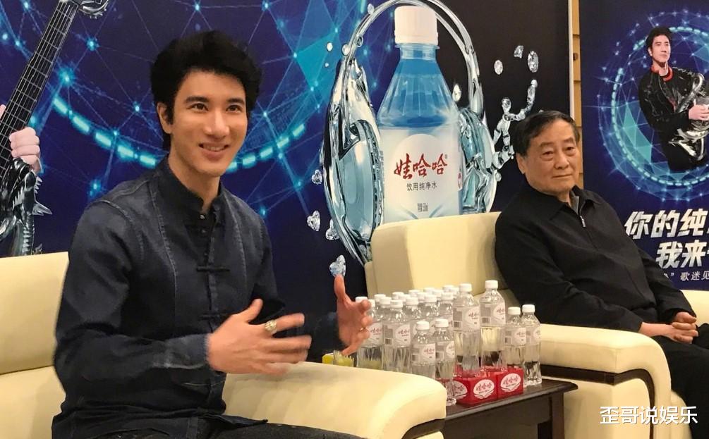 王力宏|疯狂女粉丝怒吼：七年了，你算男人吗？王力宏听后为何反应平淡？