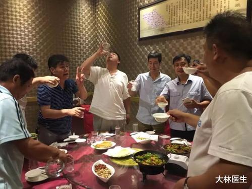 医生|肝癌前期征兆身体会提醒,医生:要养成健康的生活习惯