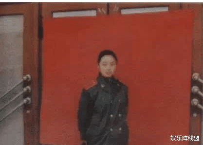 闫妮|闫妮的霸气情史，离婚17年交往三任小男友，仍与前夫如亲人一般