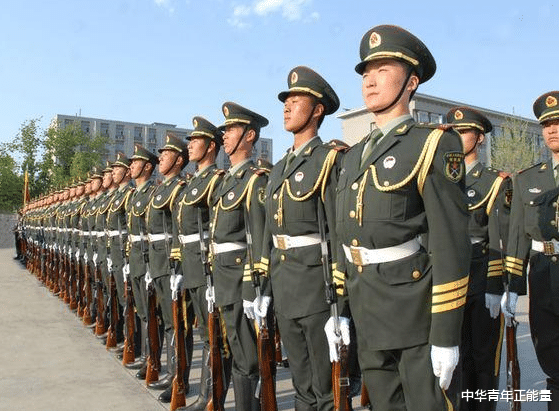 中华青年正能量 今年首例逃兵名单产生，通报批评只是开始，户口本上印的字太丢人