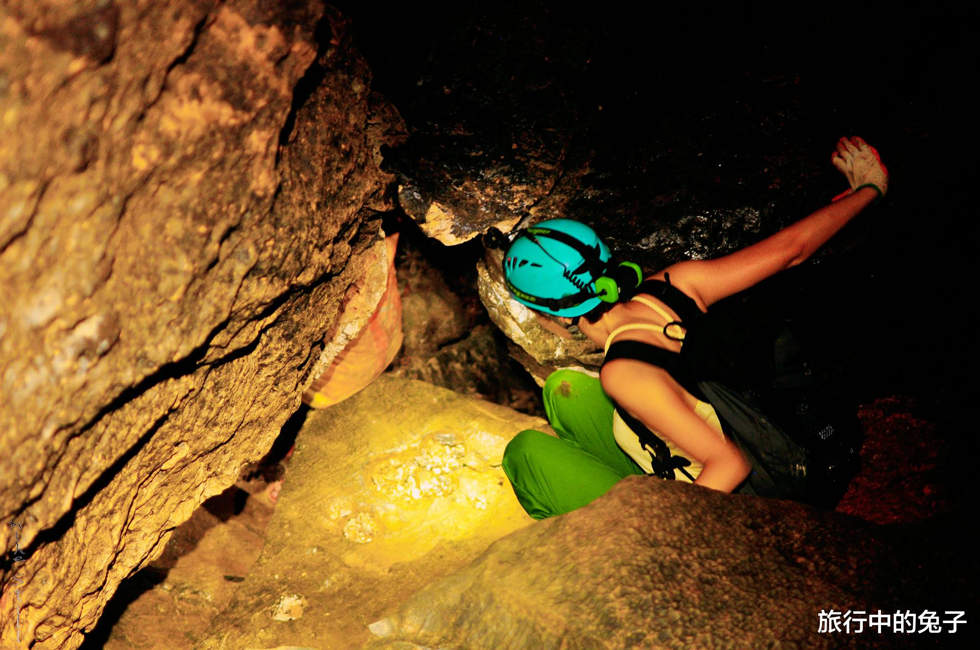  能装下70多亿人的“溶洞”！佐证了“地球空心论”？