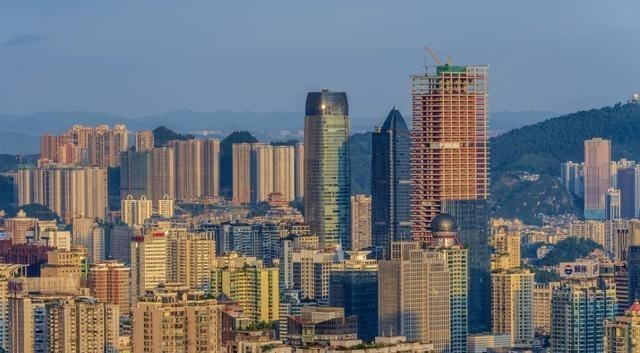 房价|房价从2万降到1.6万，释放了什么信号？专家：明年起，或超乎想象