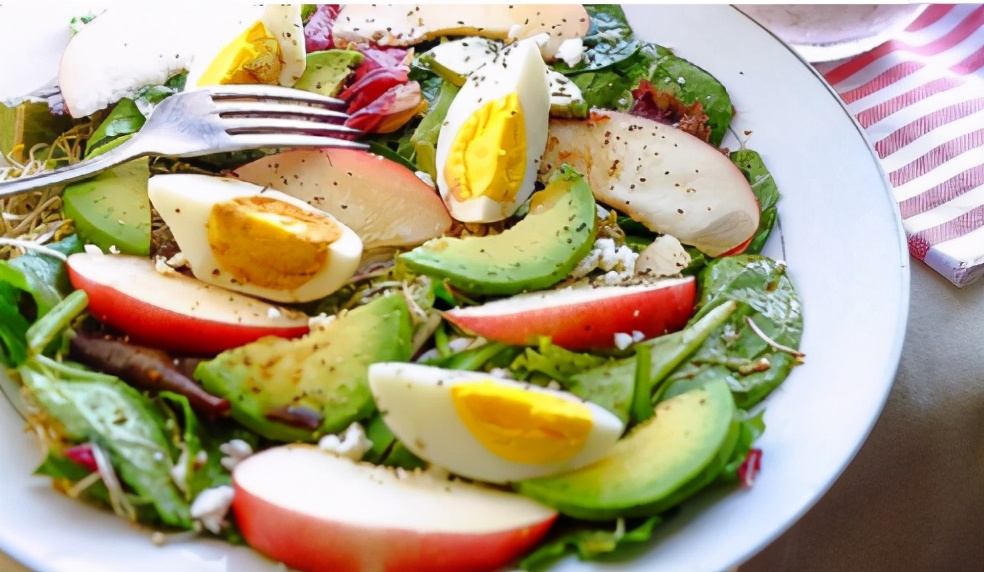 高马尾|身高172的她凭140斤魔鬼身材成为微胖女神，这身材你怎么看