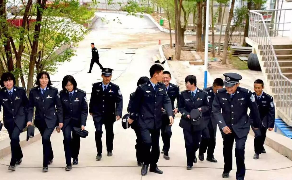 Ainee妈咪|警校招生迎来好消息,政审范围将缩小,学生的机会更多了