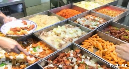 山西农业大学|不给学生多盛点，而是宁愿倒掉，食堂阿姨为何这般“手抖”？