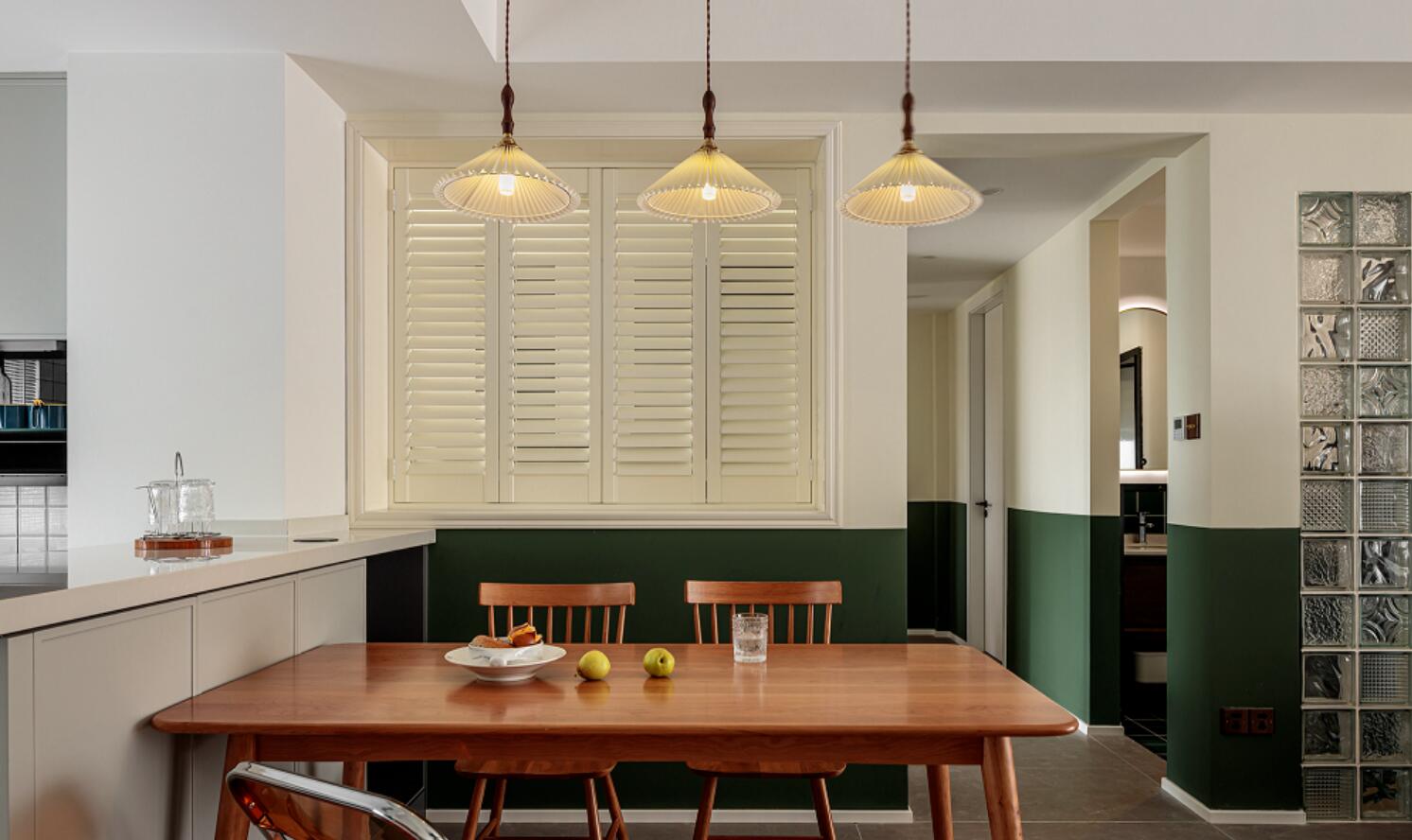 为避免新家“同质化”，她坚持不设装修风格，完工后优雅极了