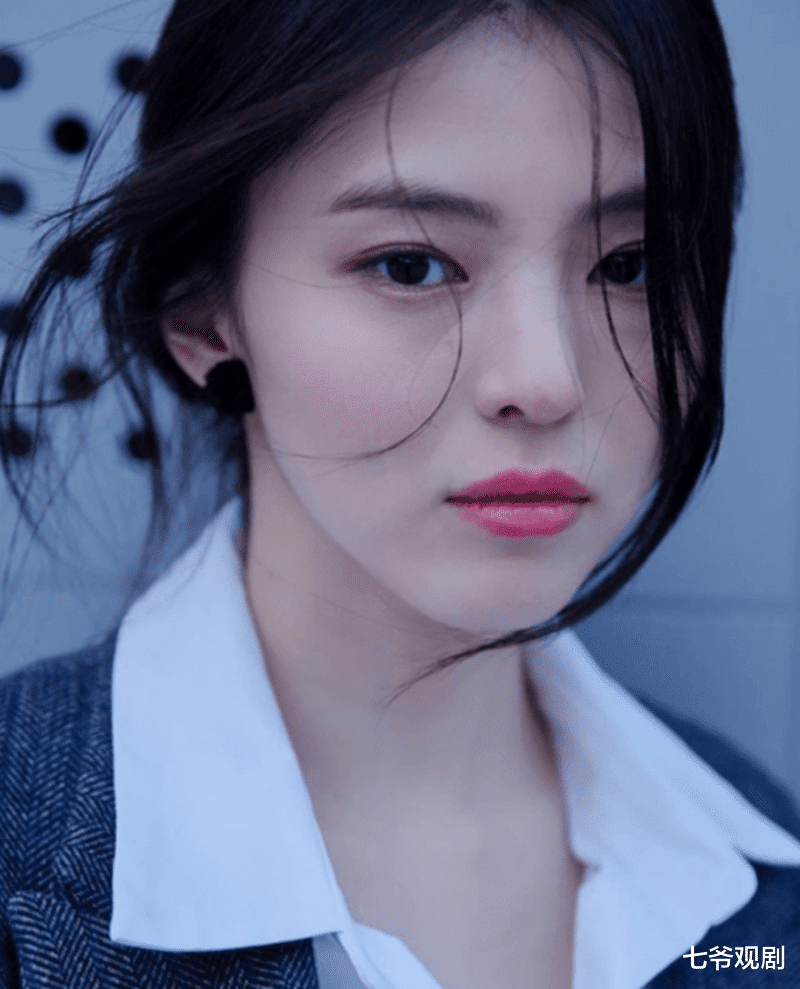 韩素希|韩星标配苦难童年,韩素希用片酬堵窟窿,亲妈是个欠债“机器”