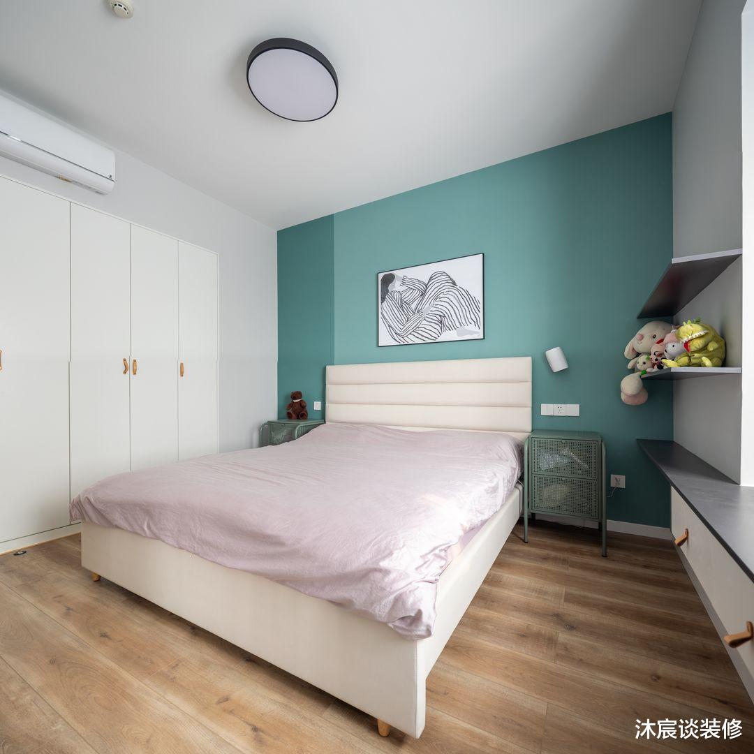 沐宸谈装修 这对夫妻有远见，把客厅“挪位”后，室内好敞亮，全屋高级又实用