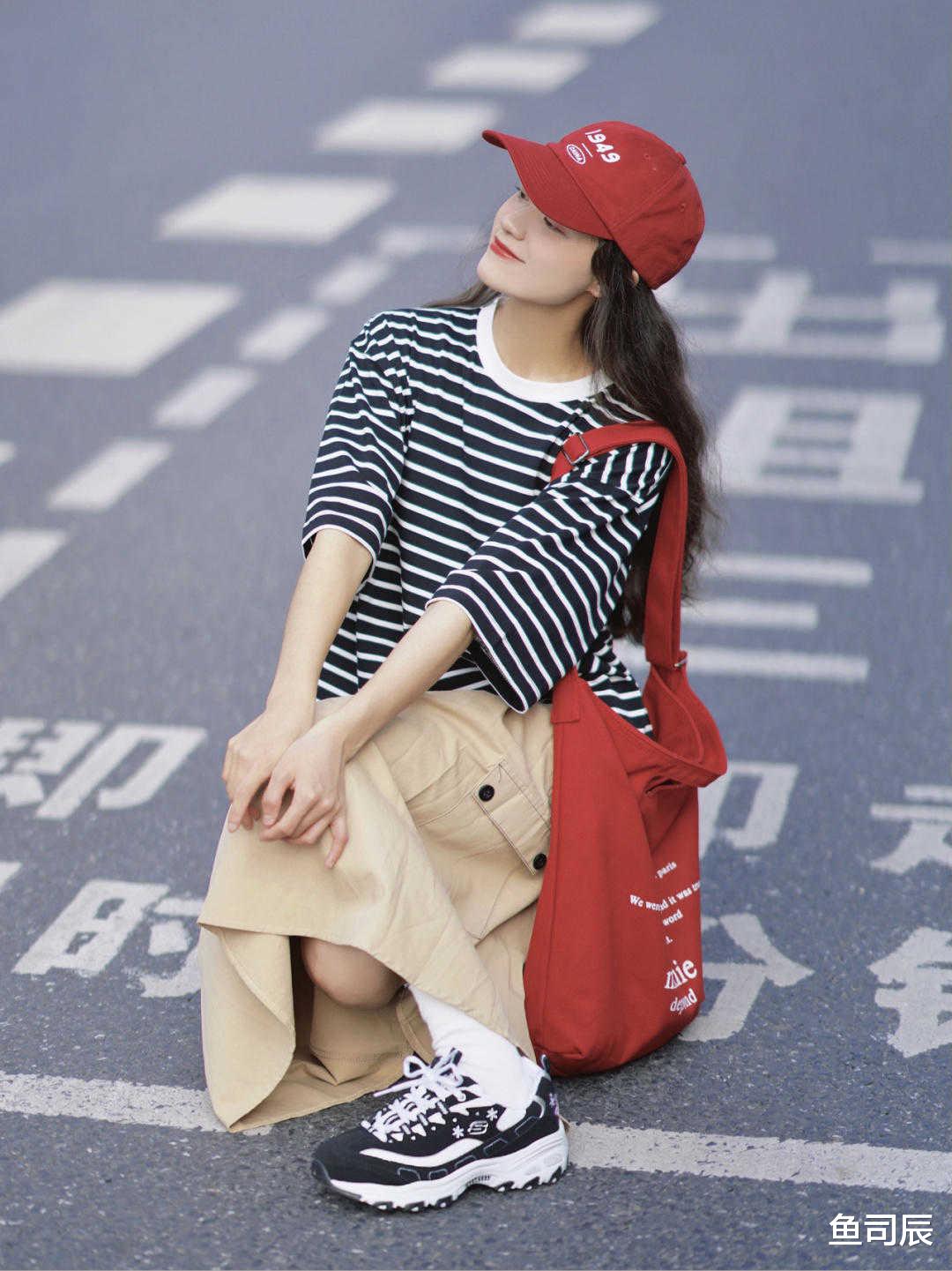 鱼司辰|时尚和大牌没啥关系，颜色搭配对了，依然能穿出高级感，漂亮大气