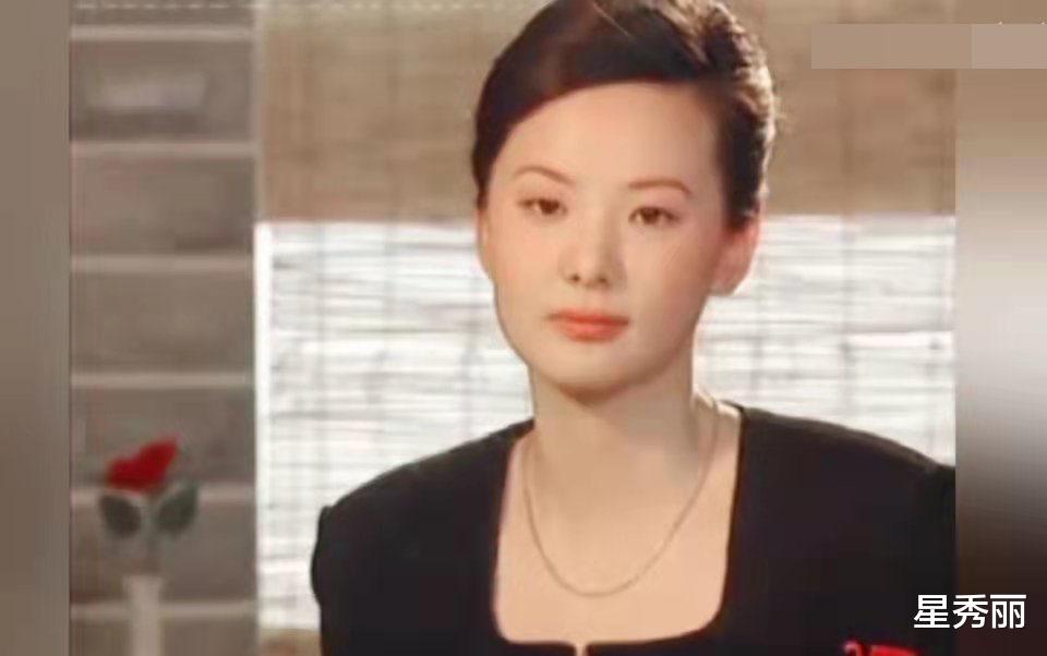 咏梅|这是咏梅？果然老了落落大方年轻的时候长相不会差