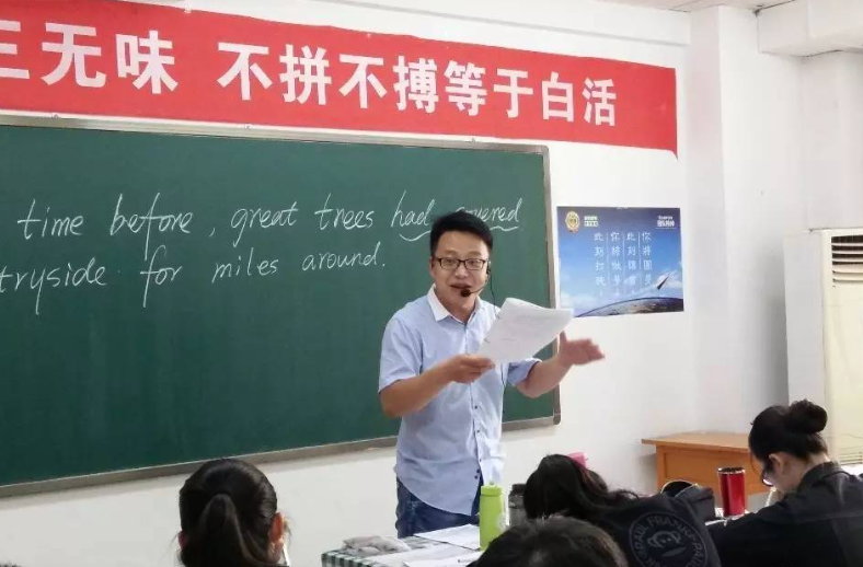 学霸|父母什么职业容易培养出学霸，工薪阶层成垫底，榜首在意料之中