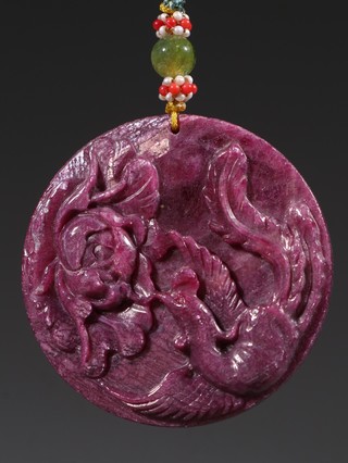 |红宝石凤凰牡丹挂佩。