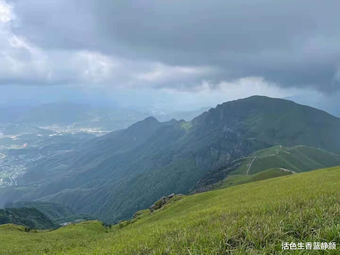 活色生香蓝静颜|通往失望的路，是过分期待造成的