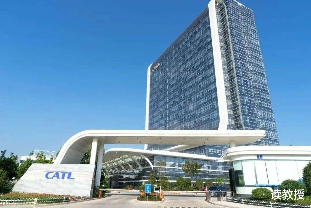 五糧液 福建首家萬億市值企業誕生：連續四年全球第一，創始人身家2480億