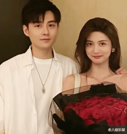 洪成成|洪成成回应“网红风”，调侃“拼夕夕姐妹”，直言不想再发照片