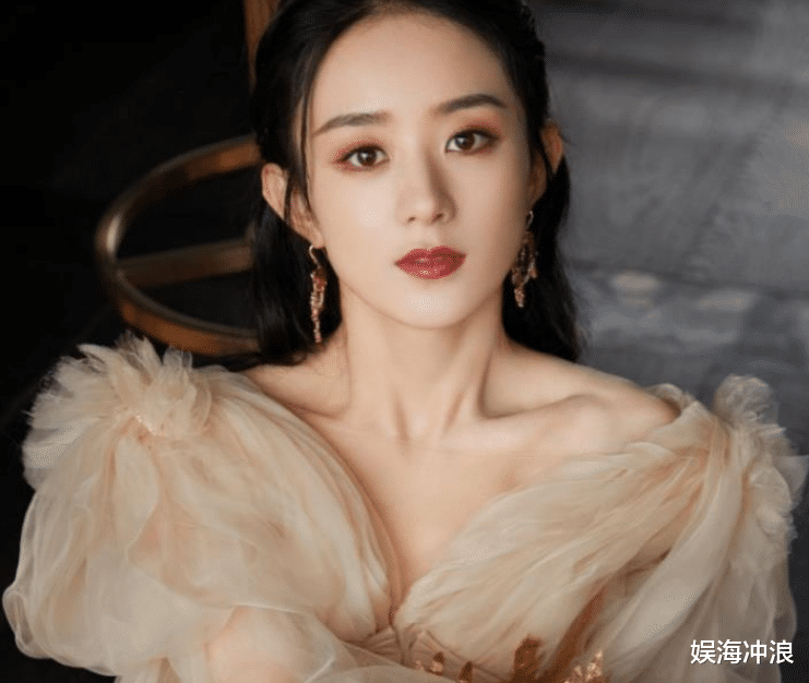 李冰冰|有一种“尴尬”叫赵丽颖和李冰冰拍杂志，赢了年龄，却输了气场！