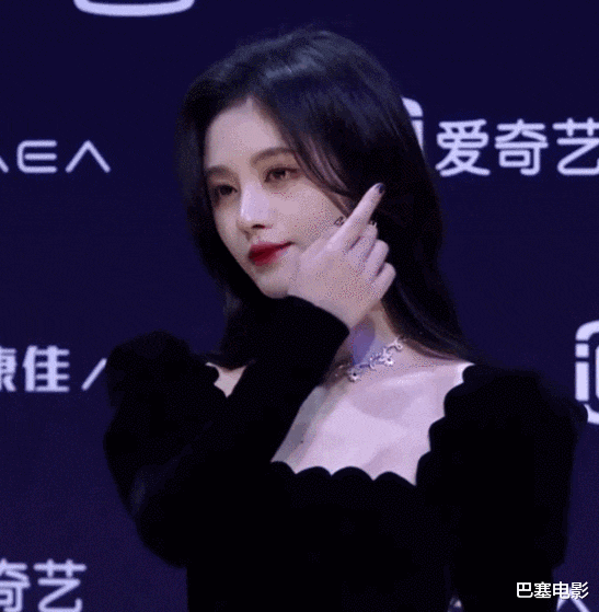 光芒|勇！女明星红毯“鲨疯”时刻：姐就是女王，全身放光芒