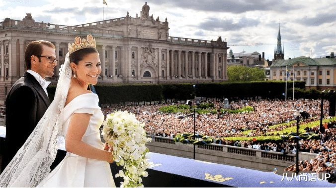 八八尚语UP|瑞典女王储出访哥特兰，五五分西服套装很干练，却无妹妹有女人味