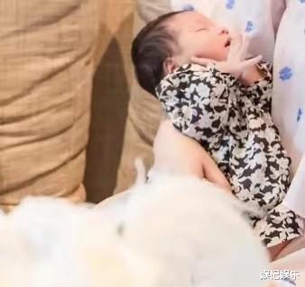 麦迪娜·买买提|麦迪娜晒女儿满月照，小公主露脸像爸爸姜潮，乳名公开超可爱
