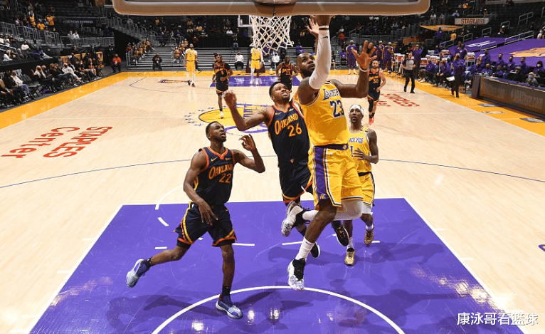 安东尼·戴维斯|半场12中2，迷失自我？不！12中8狂砍20分，老詹之外你是最大功臣