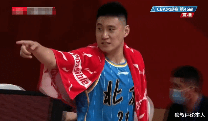北京首鋼隊(duì)|囂張！北京首鋼2米05內(nèi)線壞動作傷人，還指著對手鼻子破口大罵