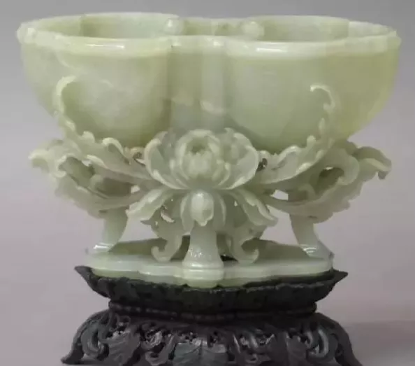 |用几万块玩出几百万的价值,和田玉十几年价值暴涨万倍!