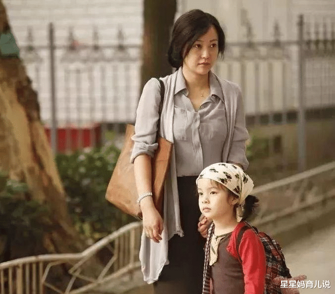 陈薇薇|外婆让妈妈辞职带娃，宝妈：我一月工资能请3个保姆，娃该让谁带