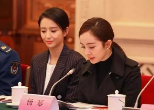 杨洋|人民大会堂不许化妆，杨洋让人不敢相信，看到周星驰好想哭