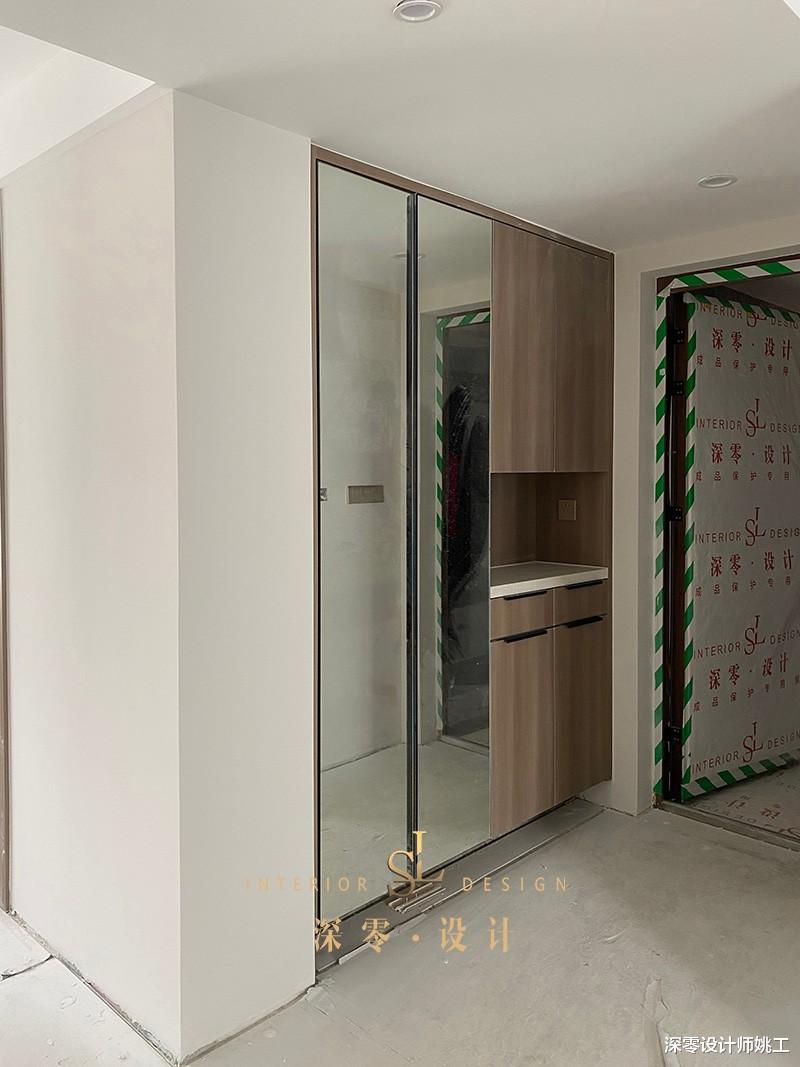 老年小妙招|说成教科书不为过，133㎡精装房，客餐整面打柜子，收纳足不压抑