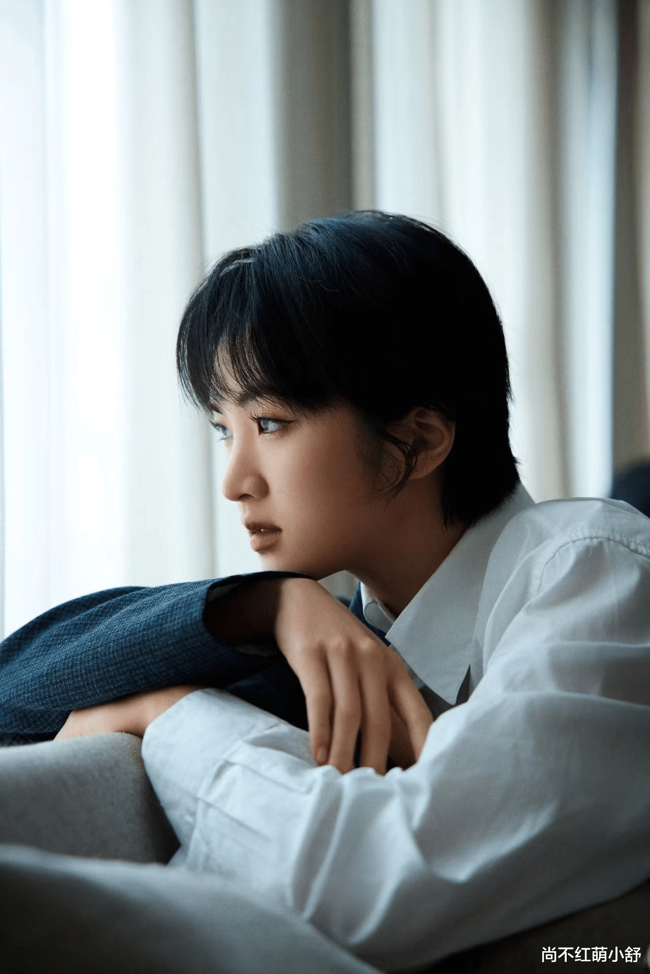 短发 任正非之女姚安娜的“新发型”真利落,但是量感不太匹配,太man