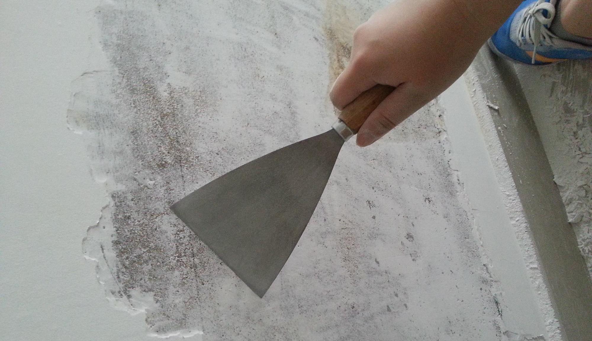 家里乳胶漆墙面开裂，有哪些原因？怎么处理？