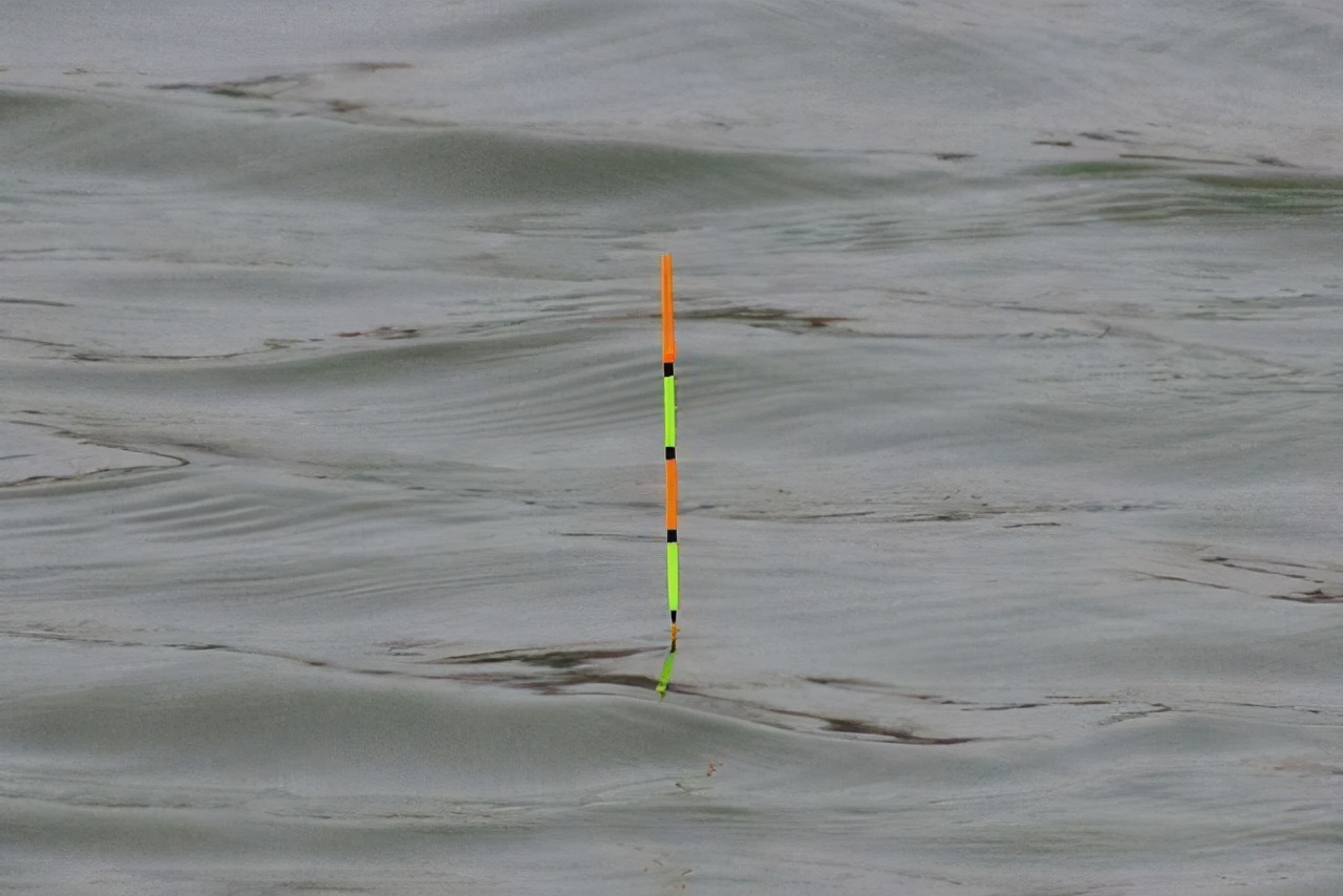 |为啥老鸟都说，只要会玩铅坠，就没有应对不了的鱼情