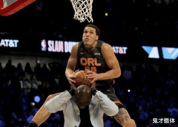 扣籃|現(xiàn)役球員當(dāng)中有哪些彈跳能力比較好的呢？