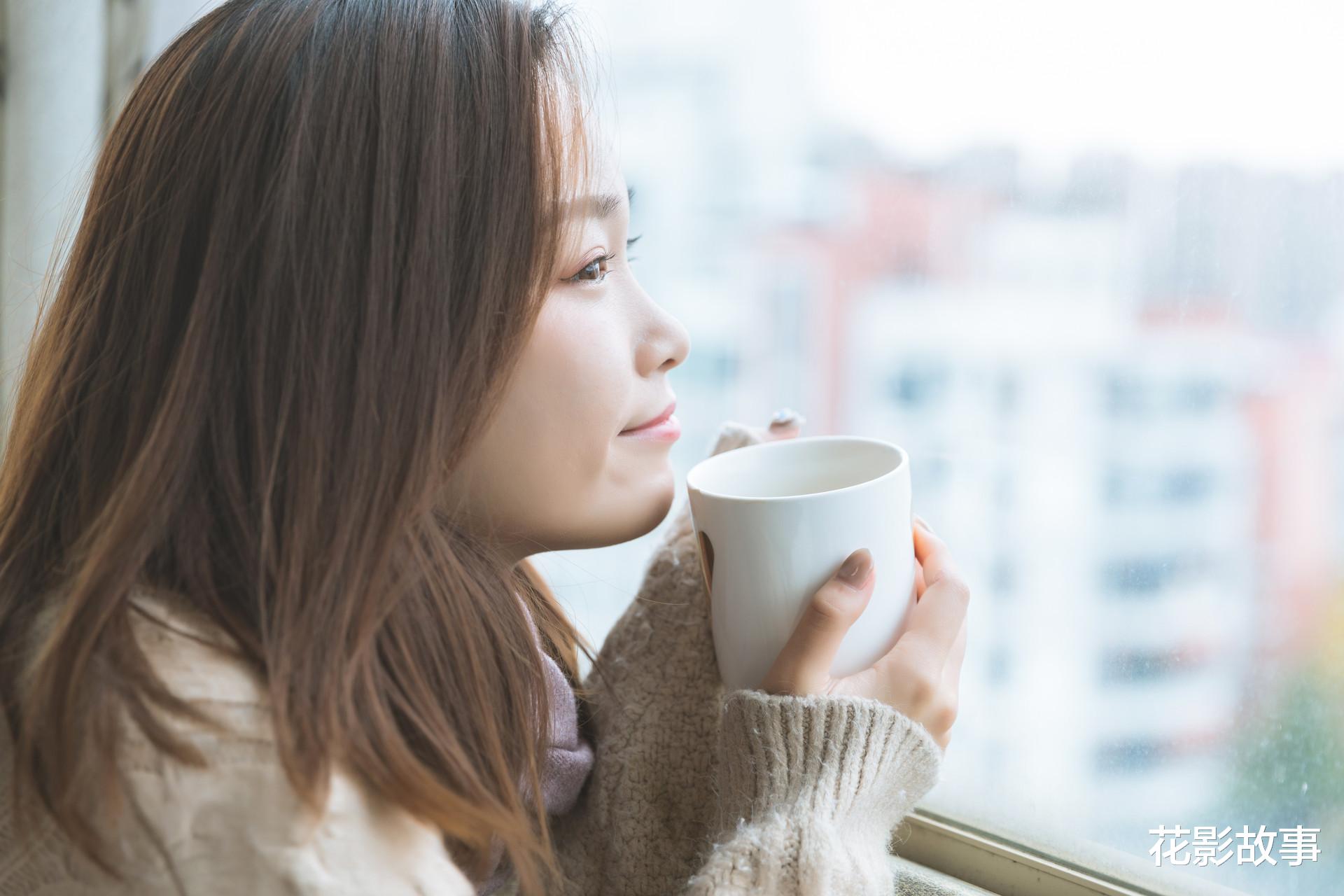 花影故事|来自灵魂深处的请求：女孩，求你争口气，自己付钱买东西吧