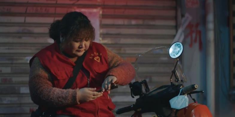 熊黛林|剧情靠“拼盘”，贩卖情怀捞票房，国产电影不能再这样下去了！